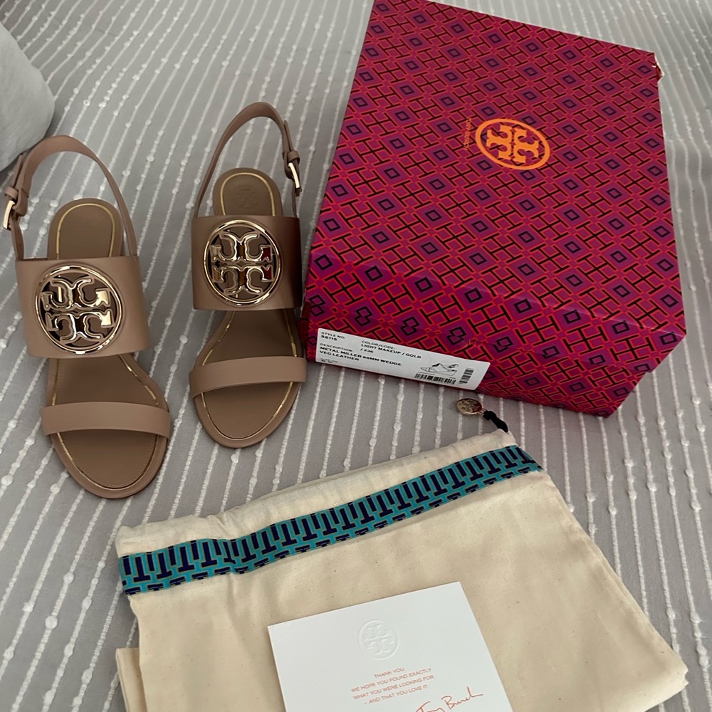Tory Burch Miller Wedge light make-up Gold 8.5